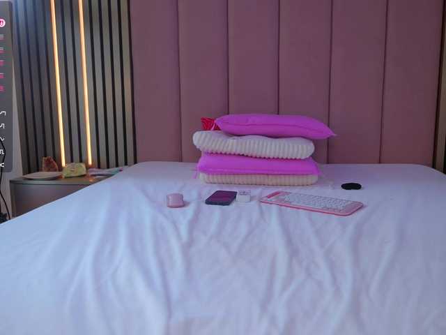 Vesia live cam on BongaCams