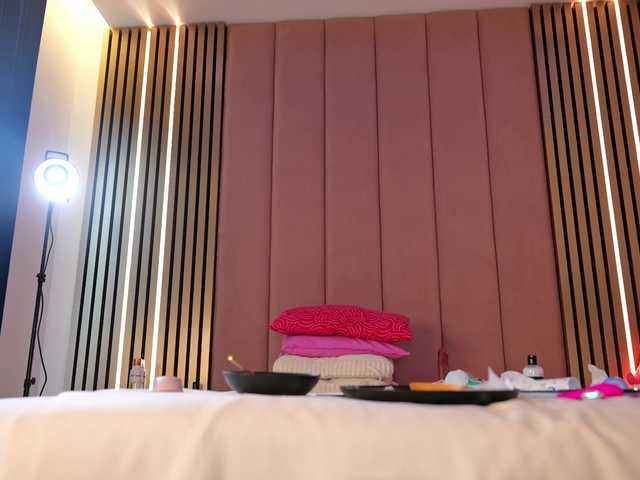 Vesia's BongaCams show and profile