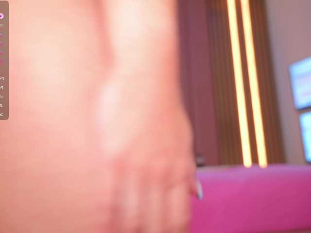 Vesia live webcam show