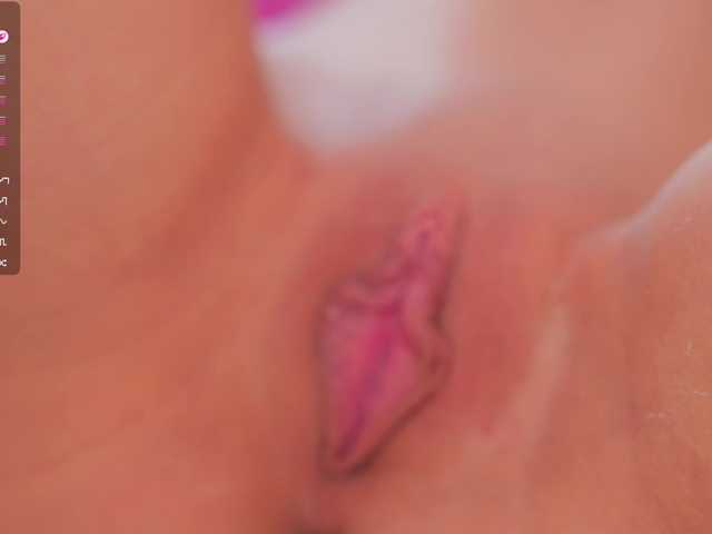 Vesia live cam on BongaCams