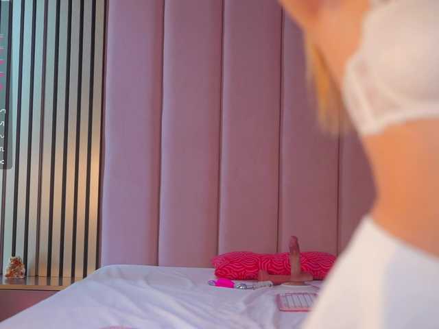 Vesia live webcam show