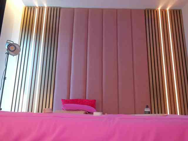Vesia Live Webcam on BongaCams