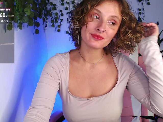 le modèle Ariana-Sunset est en webcam porno dans un show sur le site bongacams, il possède les tags suivants: White/Caucasian,Blonde,Hairy