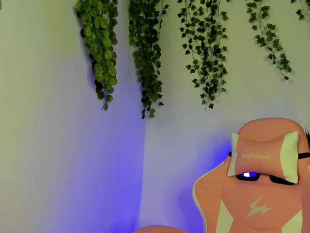 le modèle Ariana-Sunset est en webcam porno dans un show sur le site bongacams, il possède les tags suivants: White/Caucasian,Blonde,Hairy
