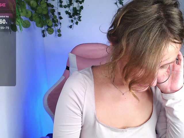 Ariana-Sunset live cam on BongaCams