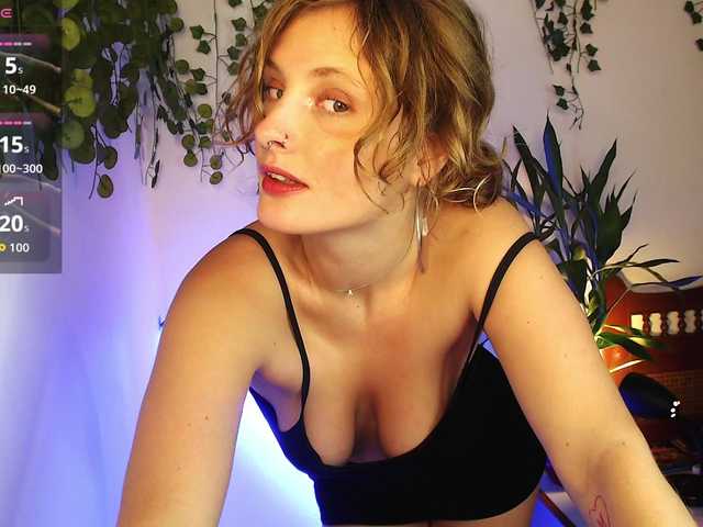 Ariana-Sunset live cam on BongaCams