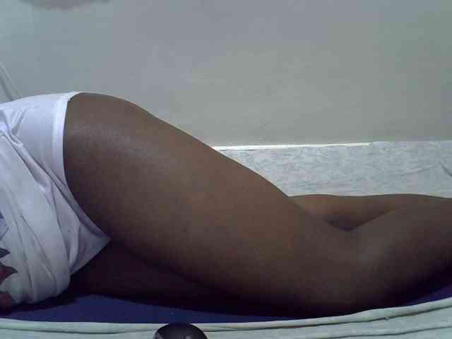 Prettybooty1 webcam