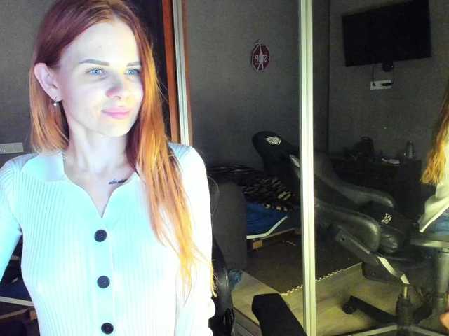 LunaLicks's BongaCams show and profile