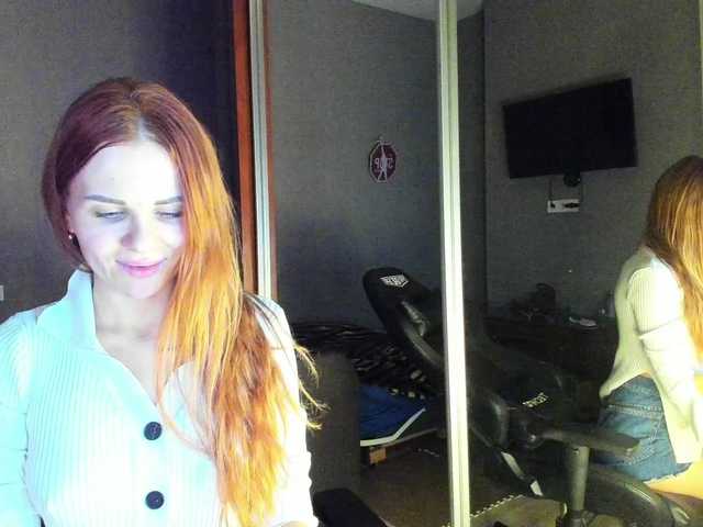 LunaLicks's BongaCams show and profile