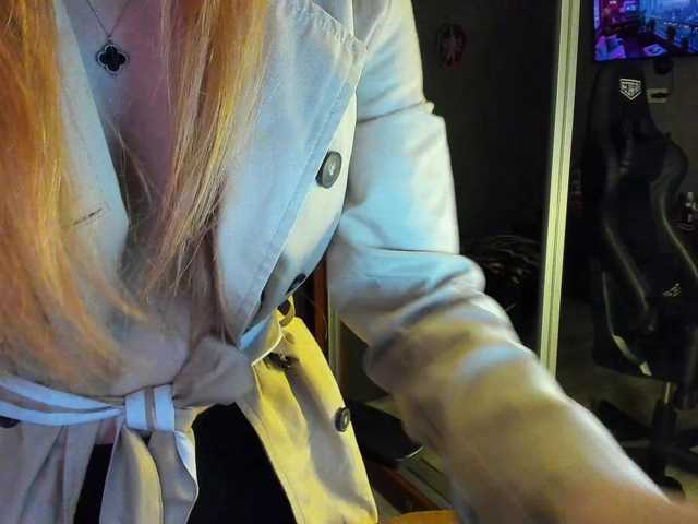 LunaLicks's BongaCams show and profile