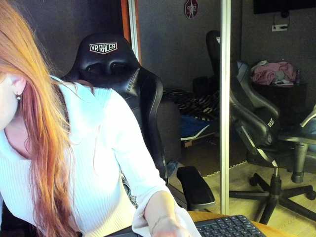 LunaLicks's BongaCams show and profile