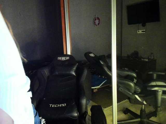 LunaLicks's BongaCams show and profile