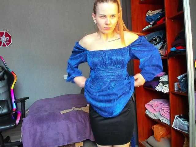 LunaLicks's BongaCams show and profile