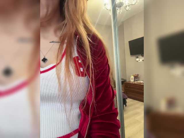 LunaLicks's BongaCams show and profile