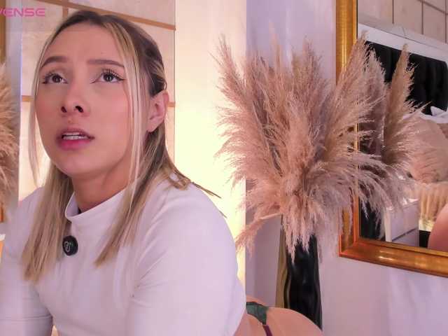 GretaVelvet live cam on BongaCams