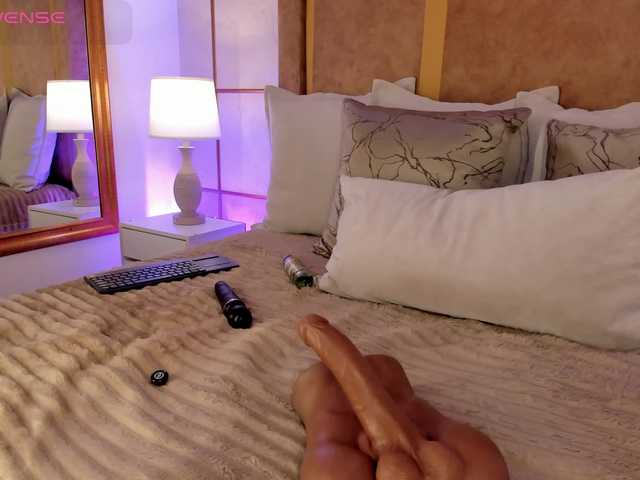 GretaVelvet live webcam show