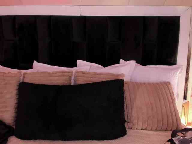 GretaVelvet webcam