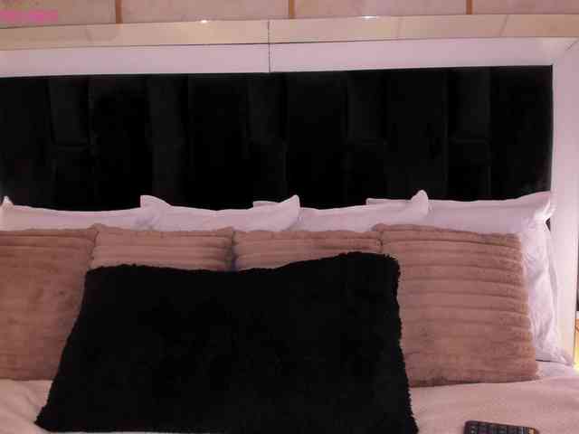 GretaVelvet webcam