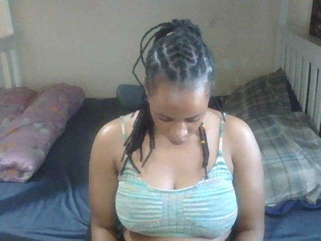 Hadasa29 live cam on BongaCams