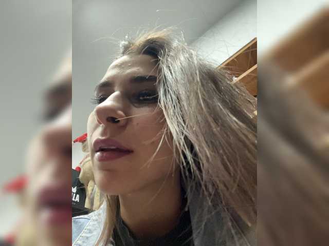 SweetSlice live cam on BongaCams