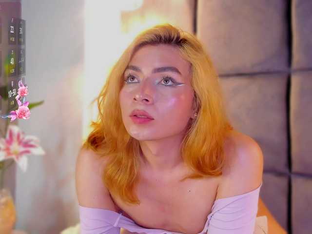 TommyLovee live cam