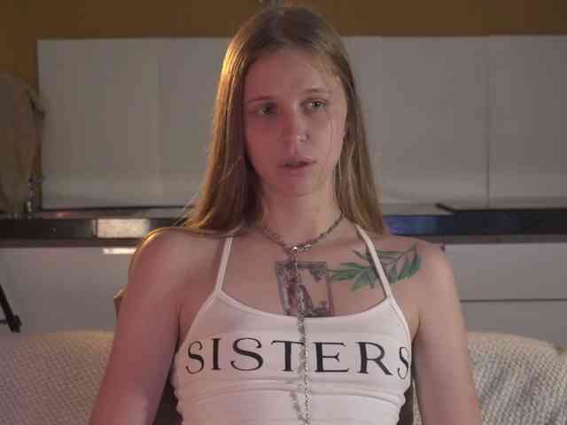 Littlemolly1 Live Webcam on BongaCams