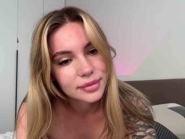 Sweet-peacha webcam