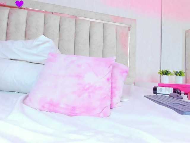 AlaiaMoretti's BongaCams show and profile