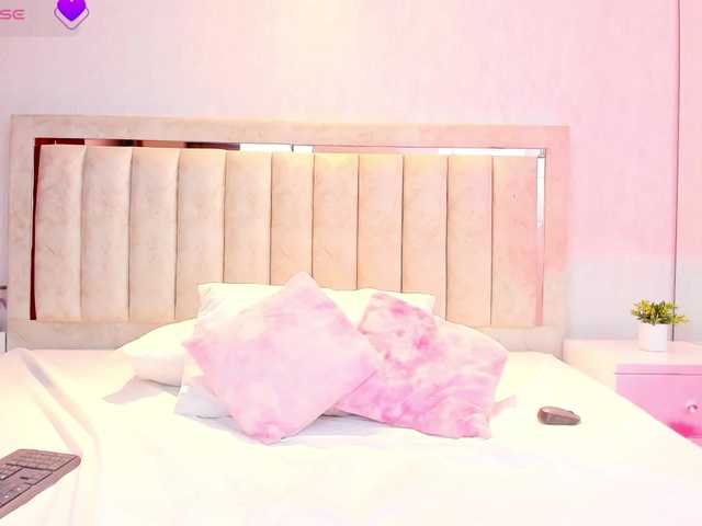 AlaiaMoretti's BongaCams show and profile