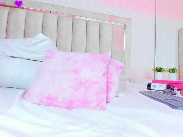 AlaiaMoretti's BongaCams show and profile