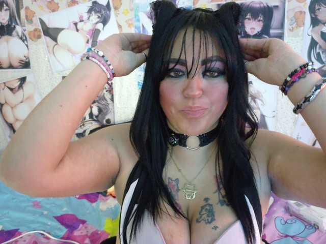 AlizeHentaiMeow live webcam show