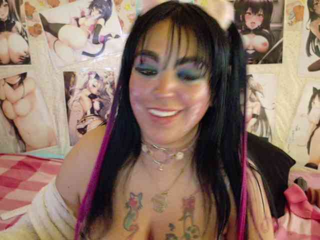 AlizeHentaiMeow webcam