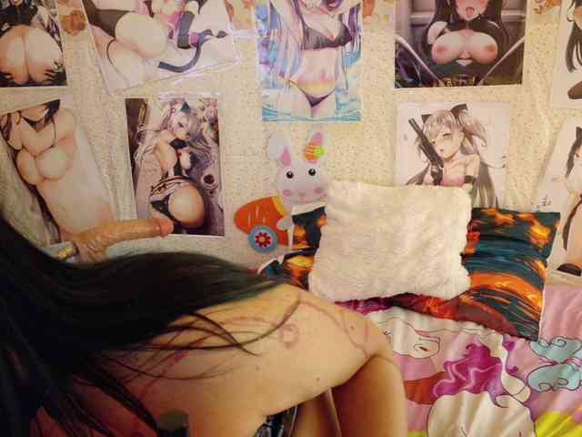 AlizeHentaiMeow webcam