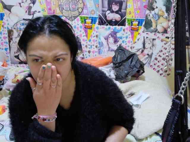 AlizeHentaiMeow webcam
