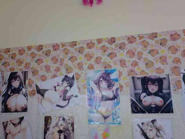 AlizeHentaiMeow webcam