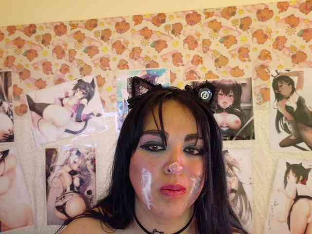 AlizeHentaiMeow webcam