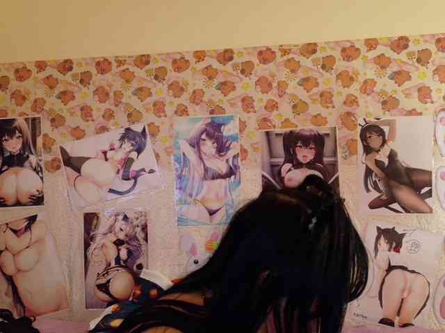 AlizeHentaiMeow webcam