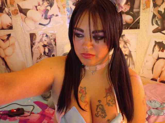 Model: AlizeHentaiMeow
