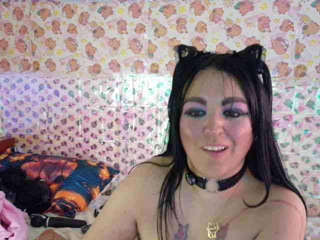 AlizeHentaiMeow webcam