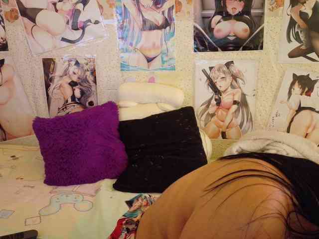 AlizeHentaiMeow webcam