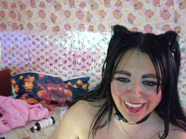 AlizeHentaiMeow webcam