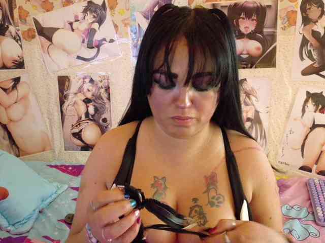 AlizeHentaiMeow webcam