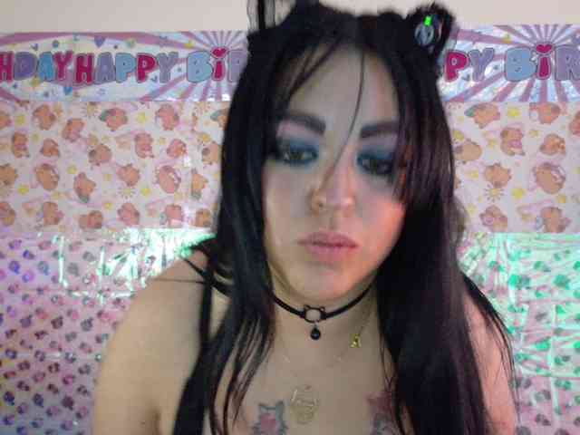 AlizeHentaiMeow webcam