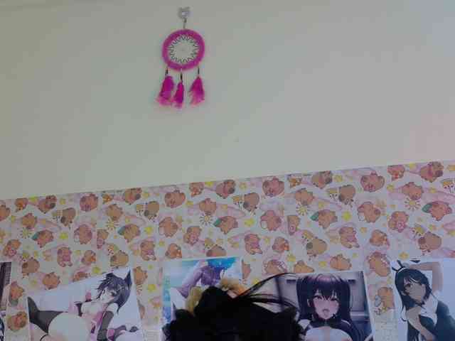 AlizeHentaiMeow webcam