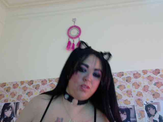 AlizeHentaiMeow webcam