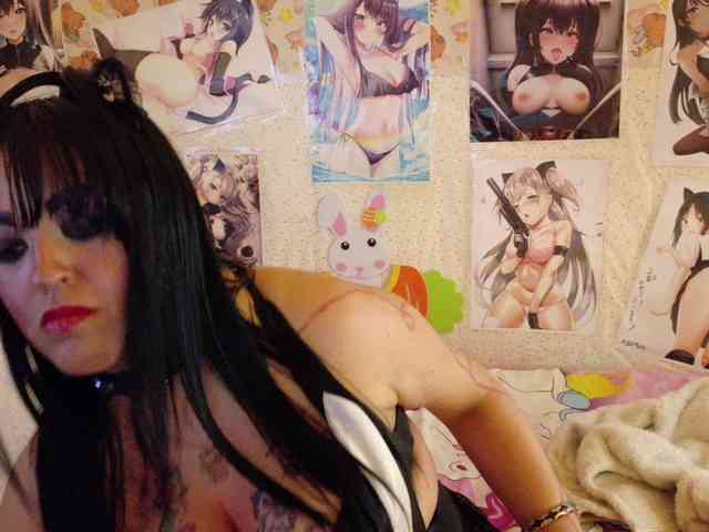 AlizeHentaiMeow webcam