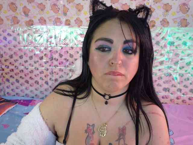 AlizeHentaiMeow webcam