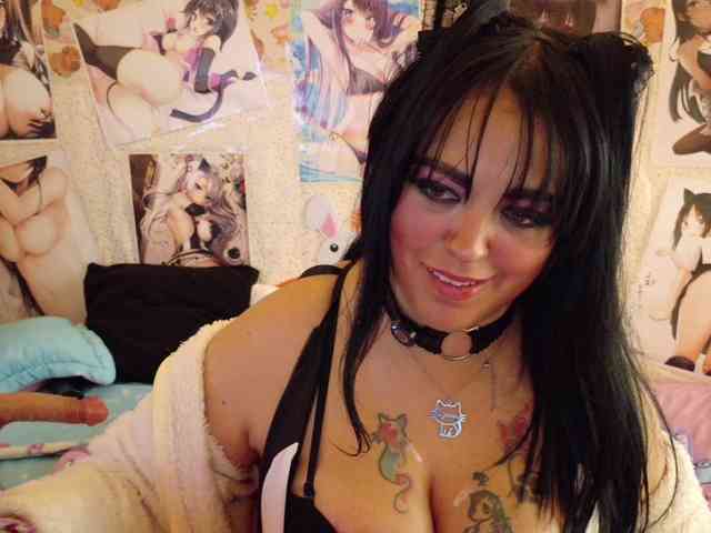 AlizeHentaiMeow webcam