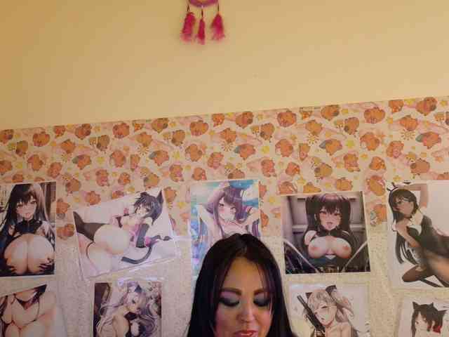 AlizeHentaiMeow webcam
