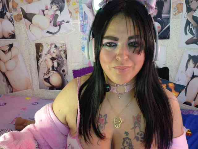 AlizeHentaiMeow webcam